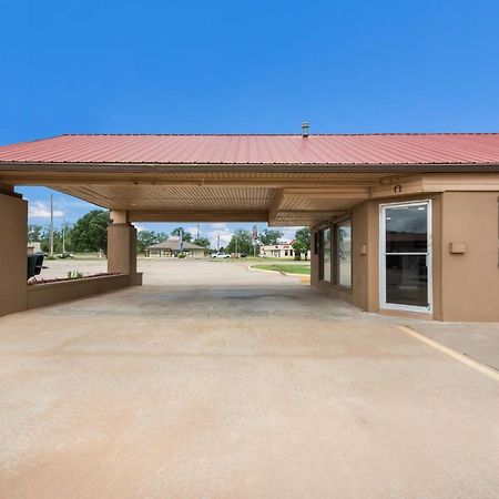 Americas Best Value Inn Woodward At 8Th St Екстер'єр фото