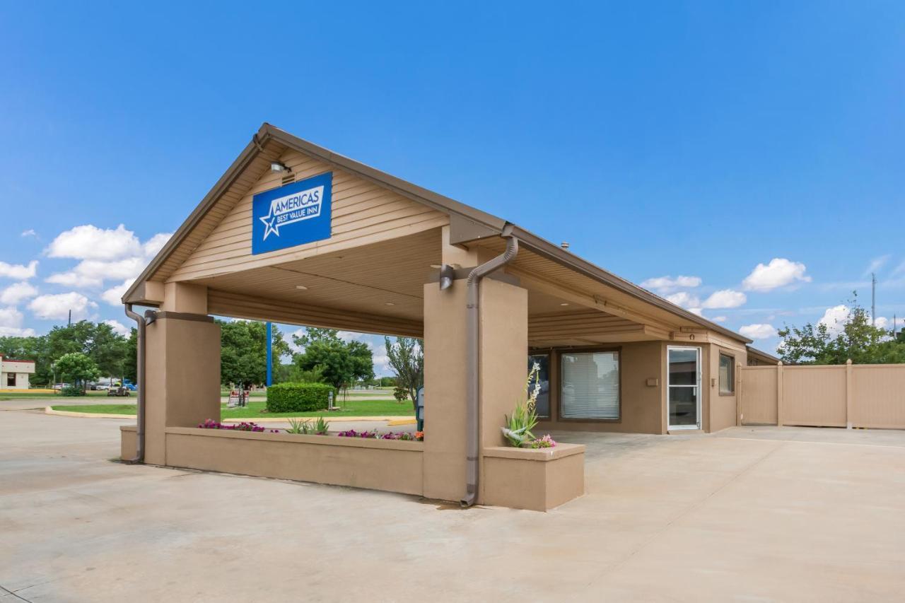 Americas Best Value Inn Woodward At 8Th St Екстер'єр фото