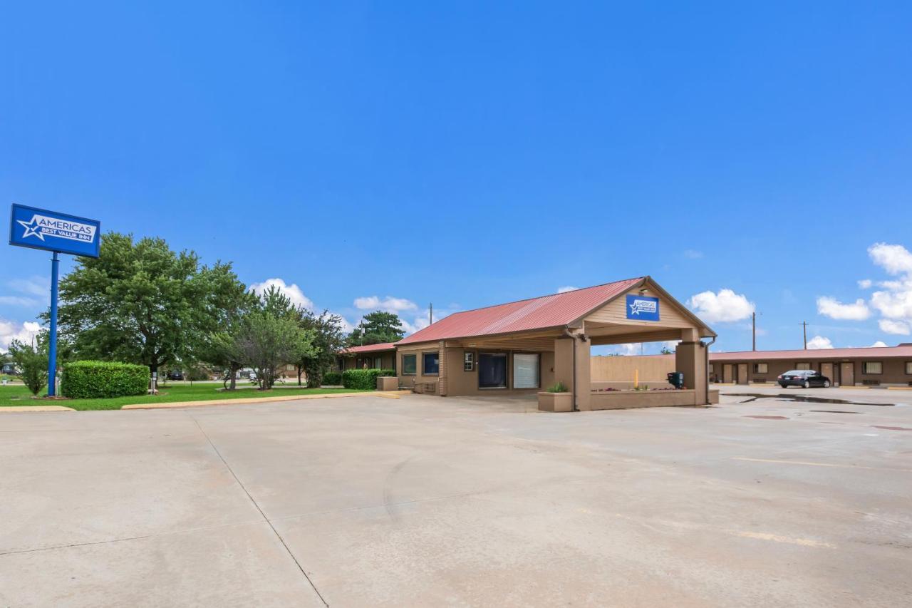 Americas Best Value Inn Woodward At 8Th St Екстер'єр фото