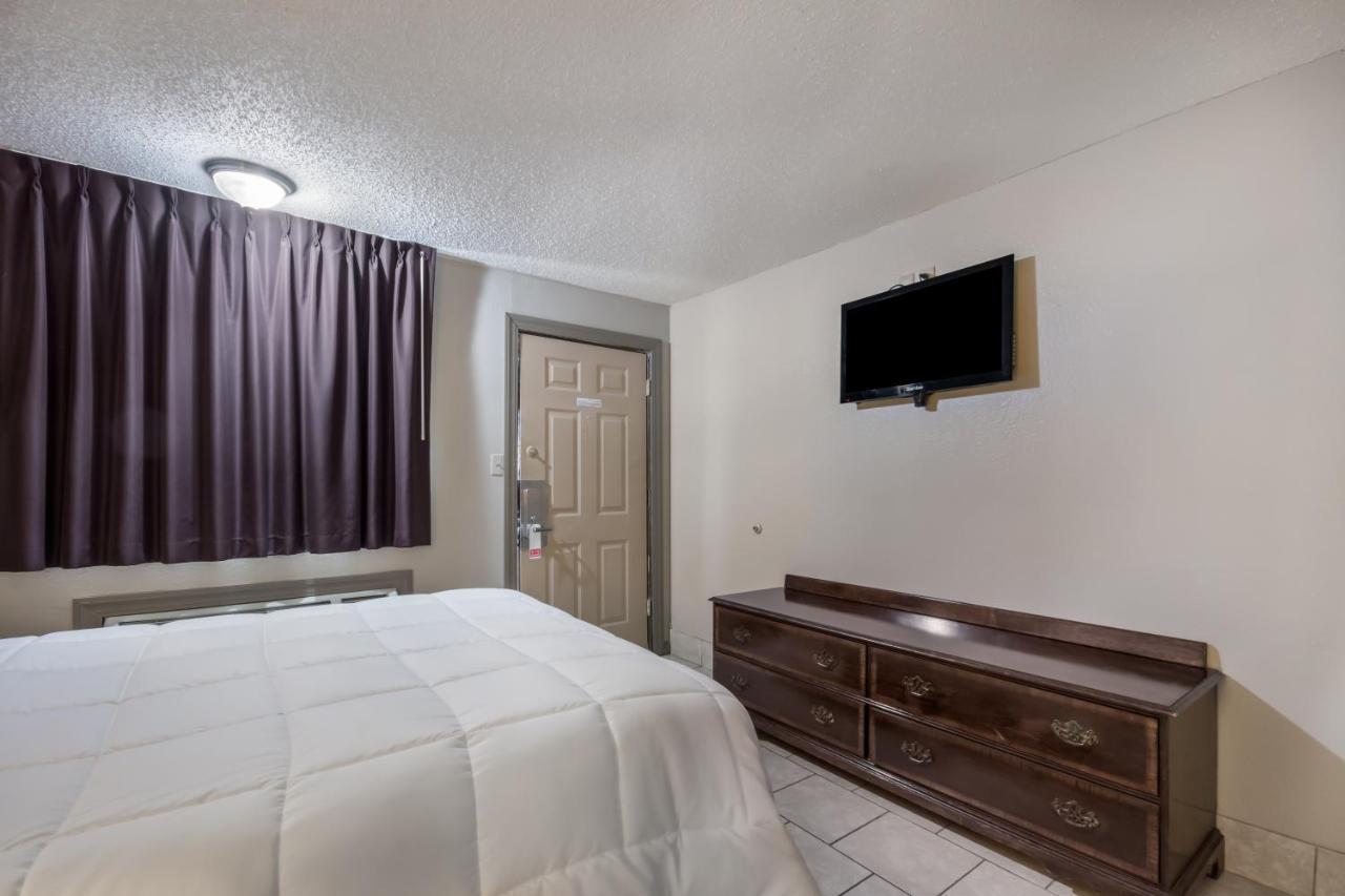 Americas Best Value Inn Woodward At 8Th St Екстер'єр фото