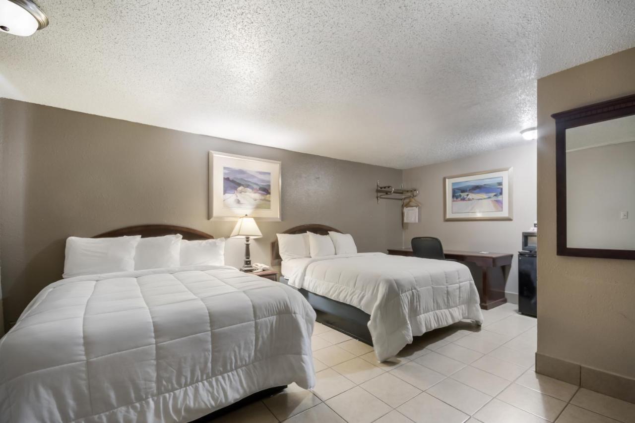 Americas Best Value Inn Woodward At 8Th St Екстер'єр фото