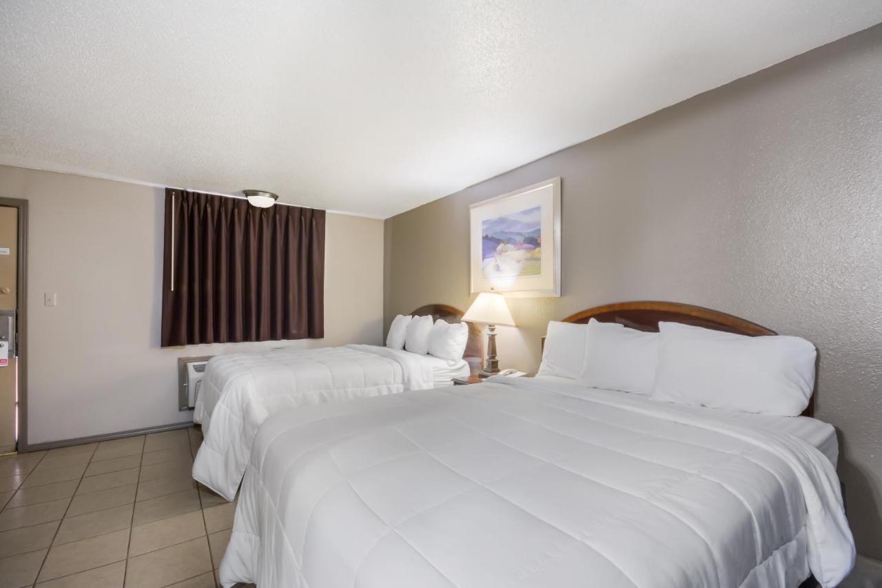 Americas Best Value Inn Woodward At 8Th St Екстер'єр фото