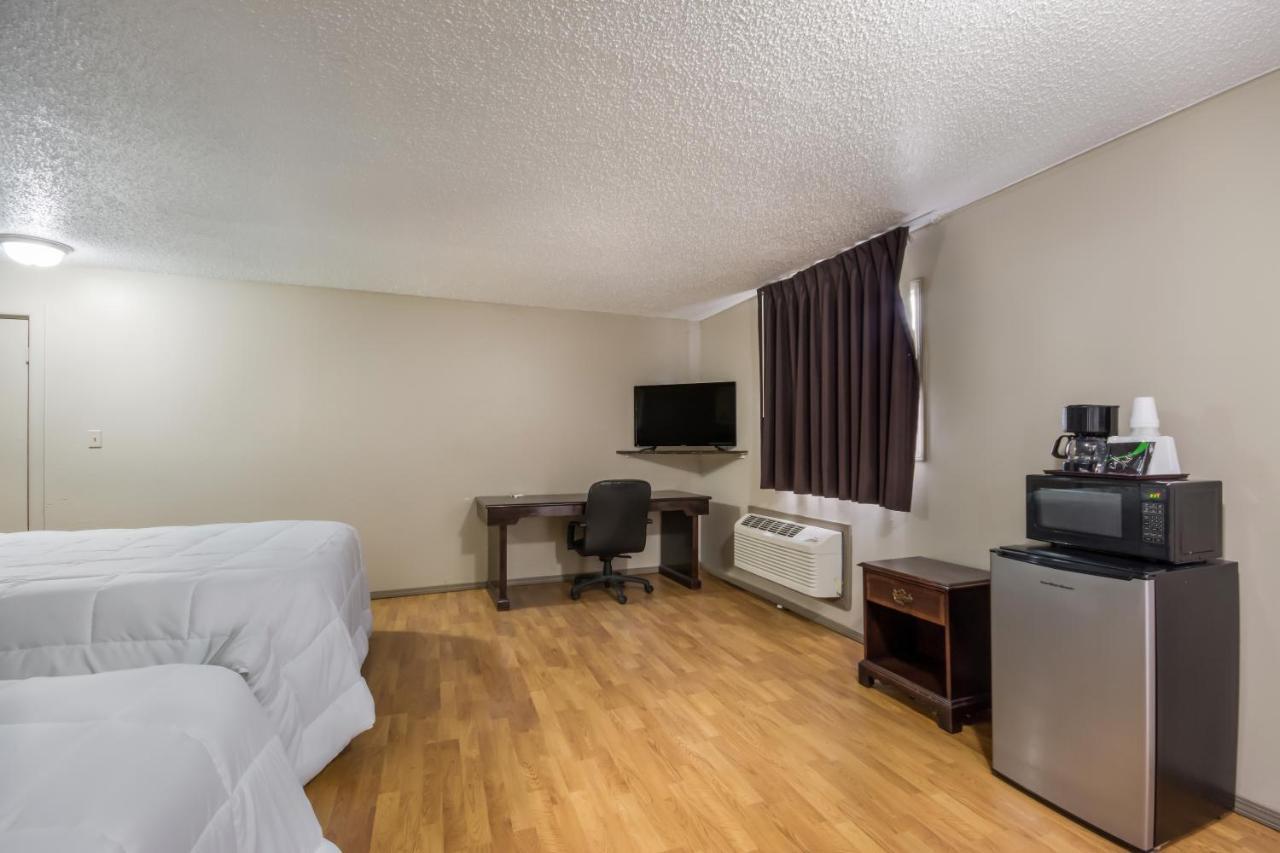 Americas Best Value Inn Woodward At 8Th St Екстер'єр фото