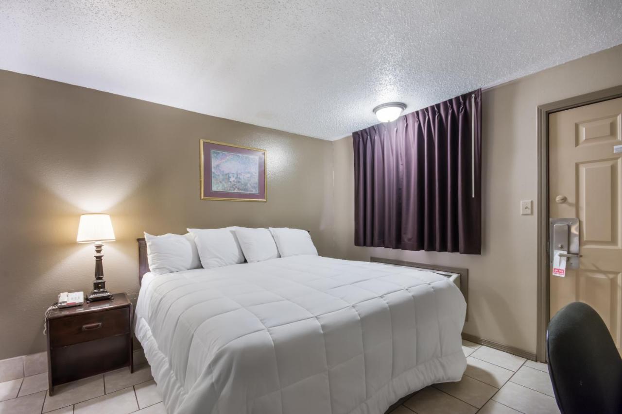 Americas Best Value Inn Woodward At 8Th St Екстер'єр фото