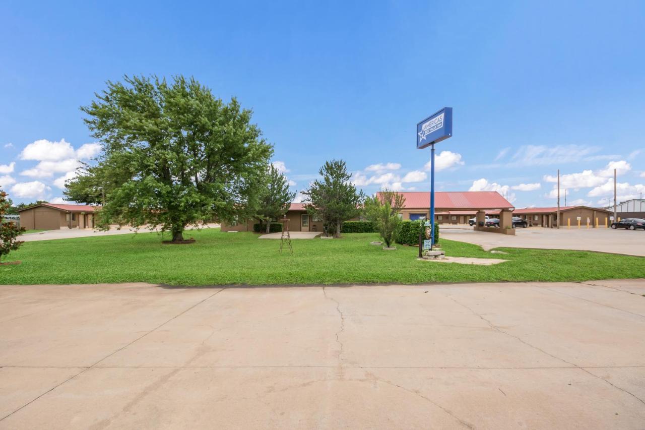 Americas Best Value Inn Woodward At 8Th St Екстер'єр фото