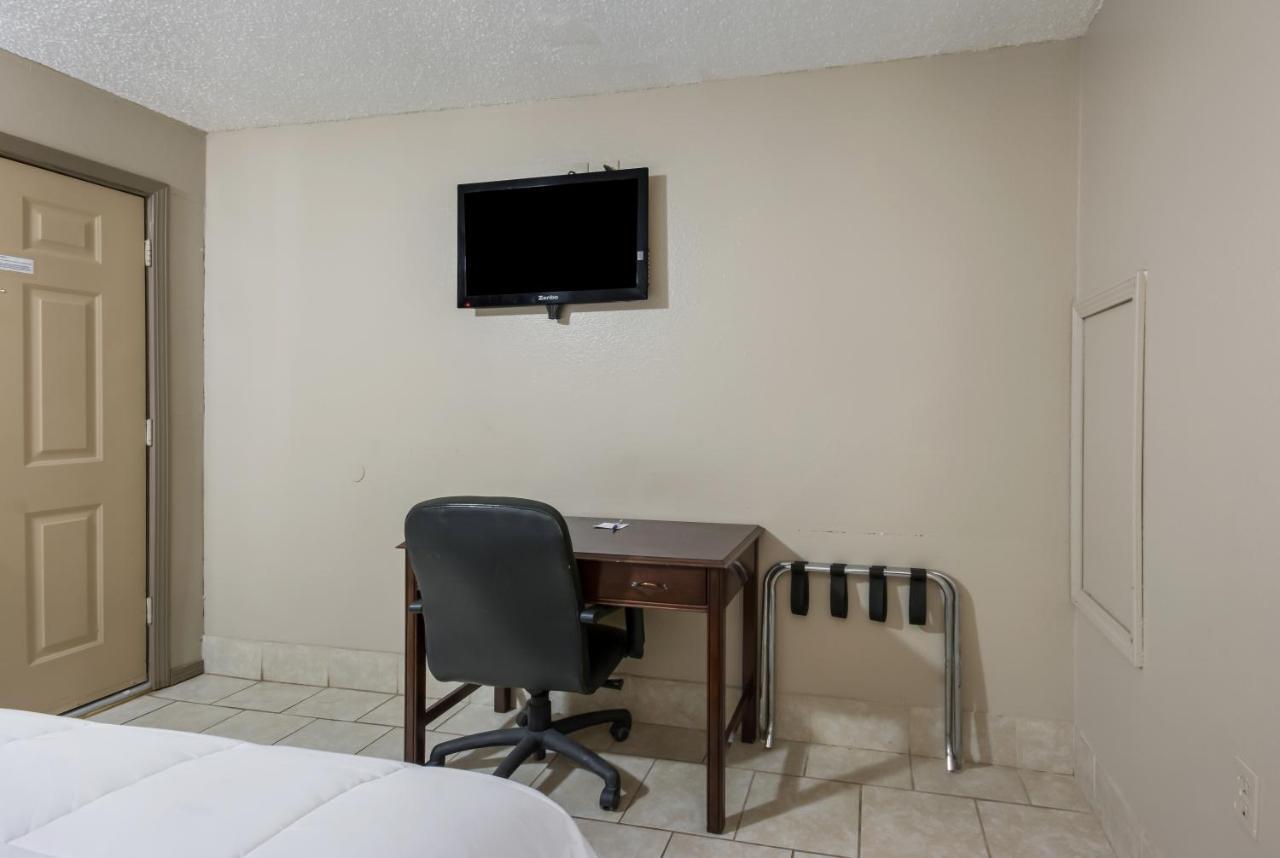 Americas Best Value Inn Woodward At 8Th St Екстер'єр фото
