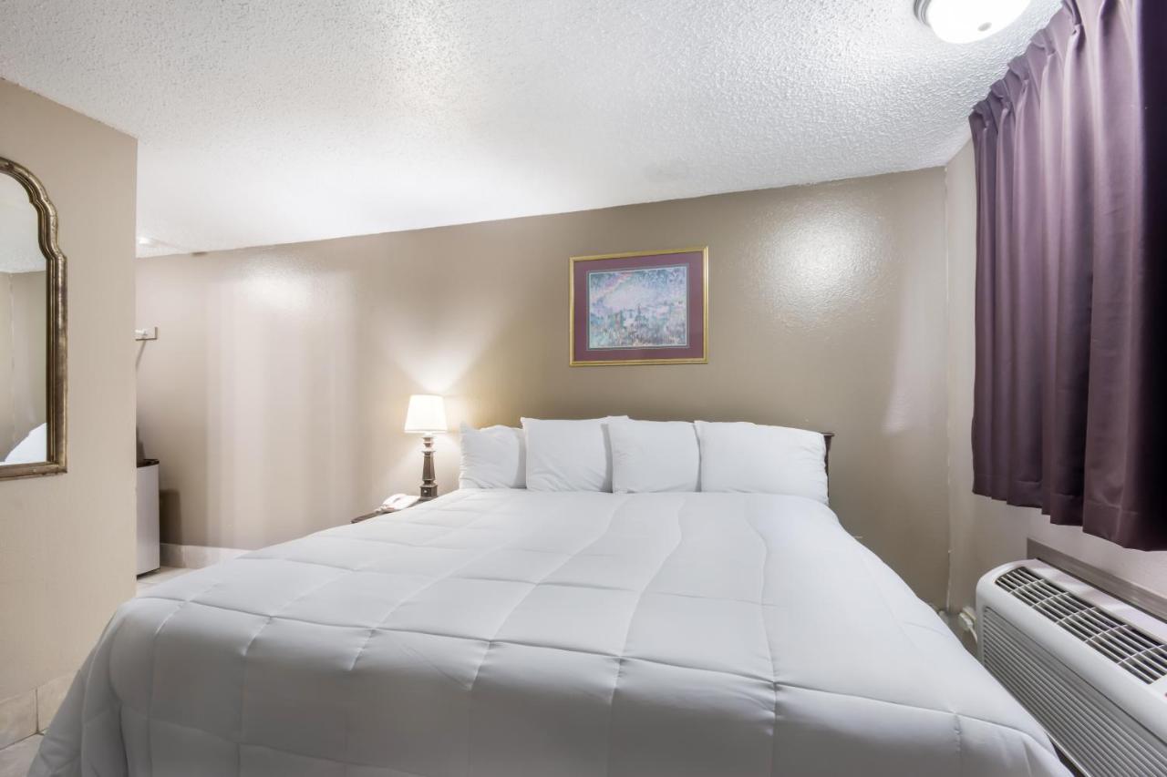 Americas Best Value Inn Woodward At 8Th St Екстер'єр фото