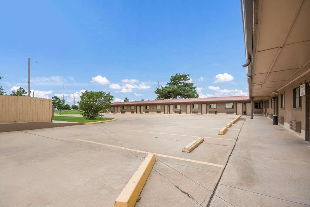 Americas Best Value Inn Woodward At 8Th St Екстер'єр фото