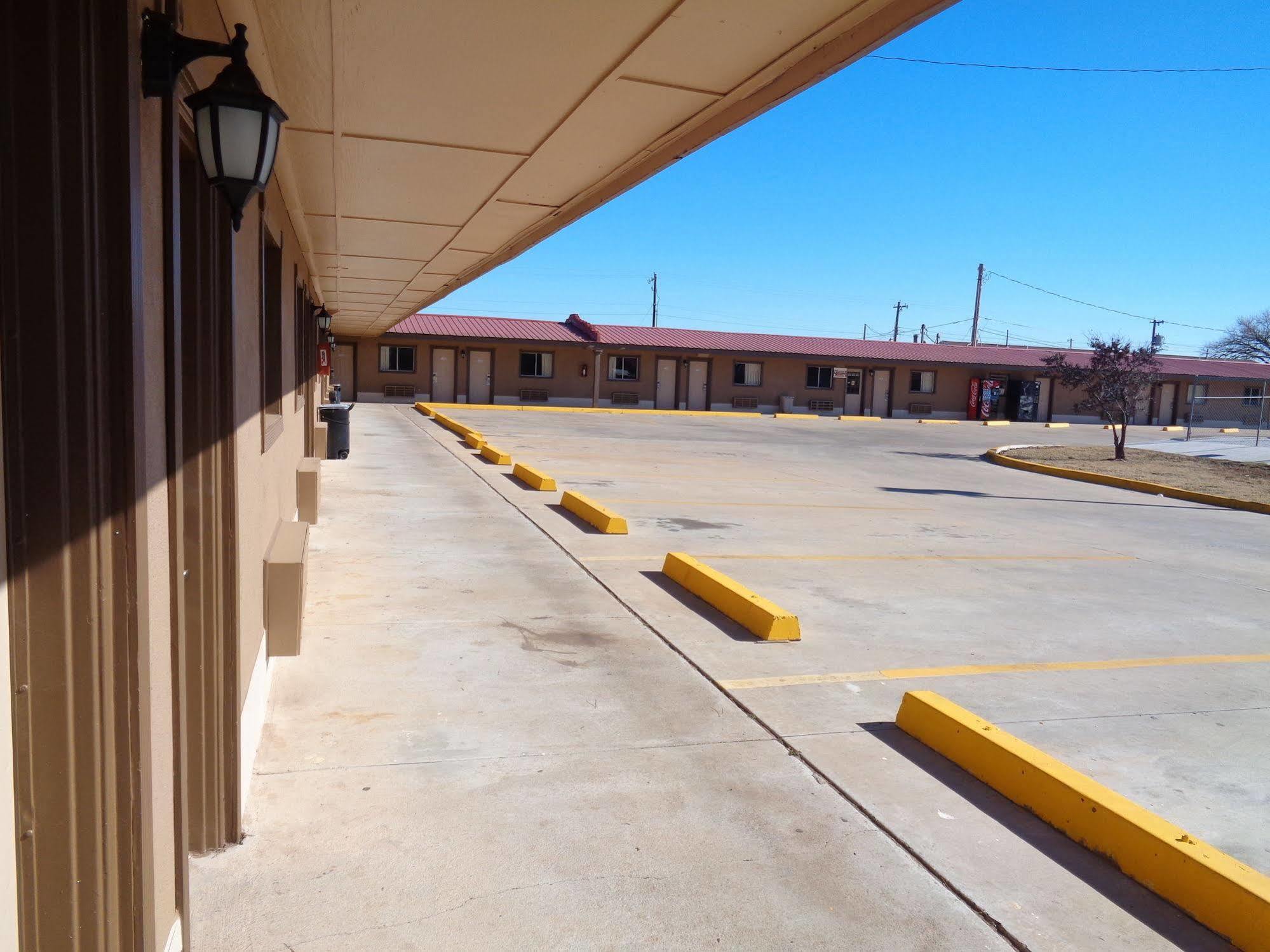 Americas Best Value Inn Woodward At 8Th St Екстер'єр фото