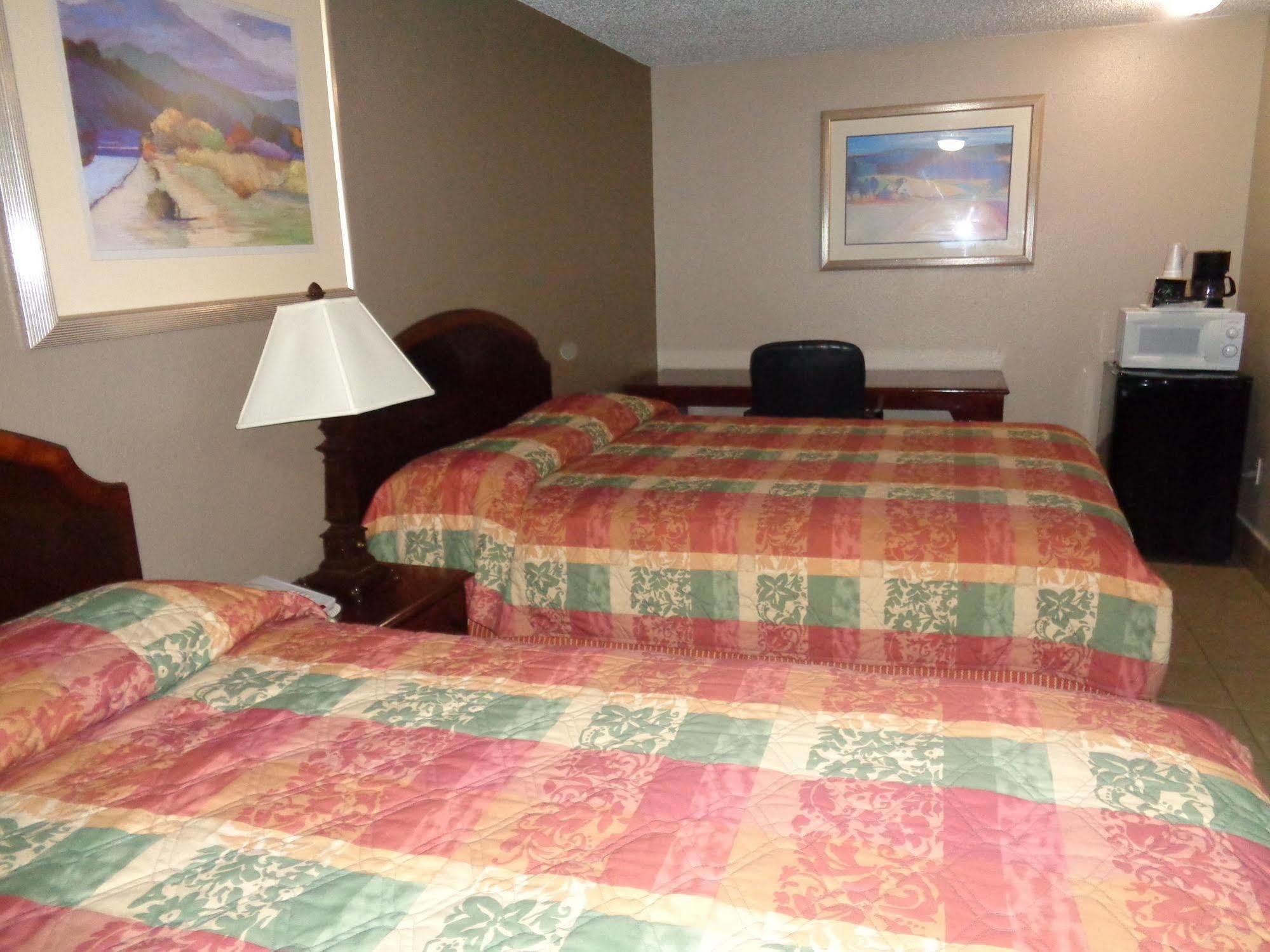 Americas Best Value Inn Woodward At 8Th St Екстер'єр фото