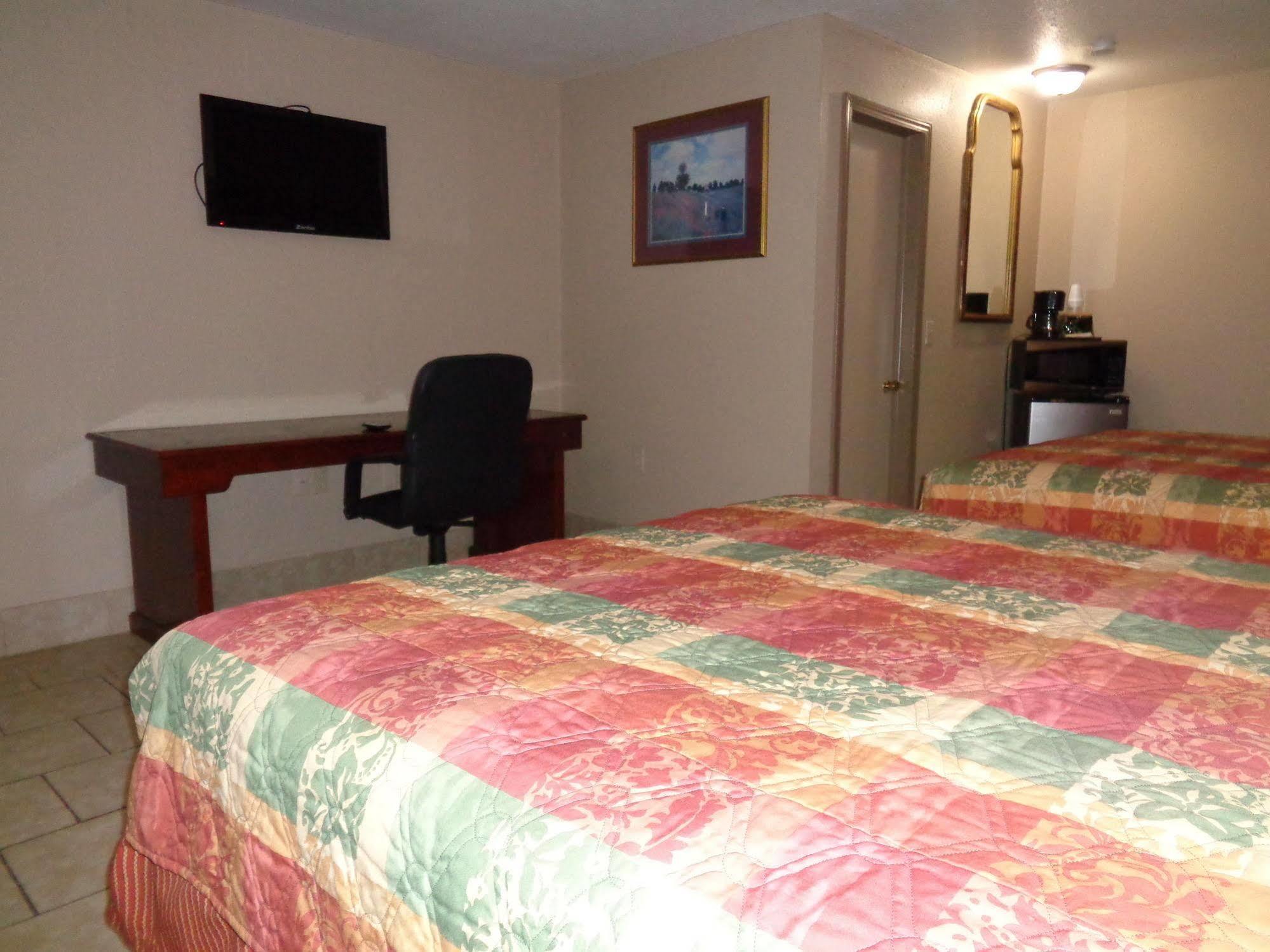 Americas Best Value Inn Woodward At 8Th St Екстер'єр фото